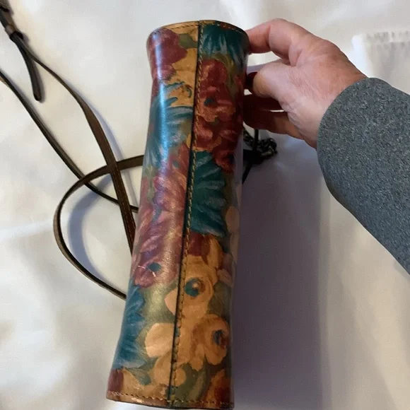 Patricia Nash Crossbody and Shoulder Fresco Bouquet Collection Leather Bag